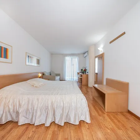 Hotel Karinhall 3*
