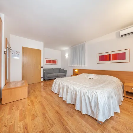 Hotel Karinhall 3*