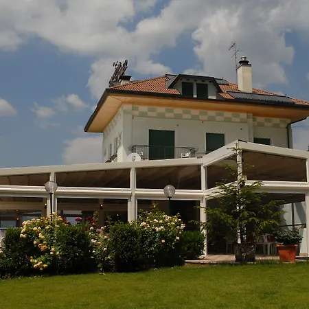 Karinhall Szálloda 3*